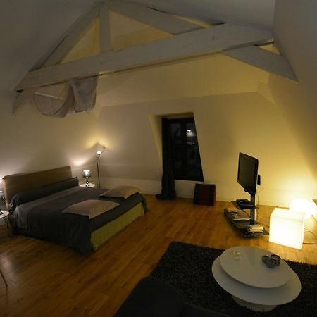 Maison D'Hotes Les Coudreaux Rueil-Malmaison Esterno foto